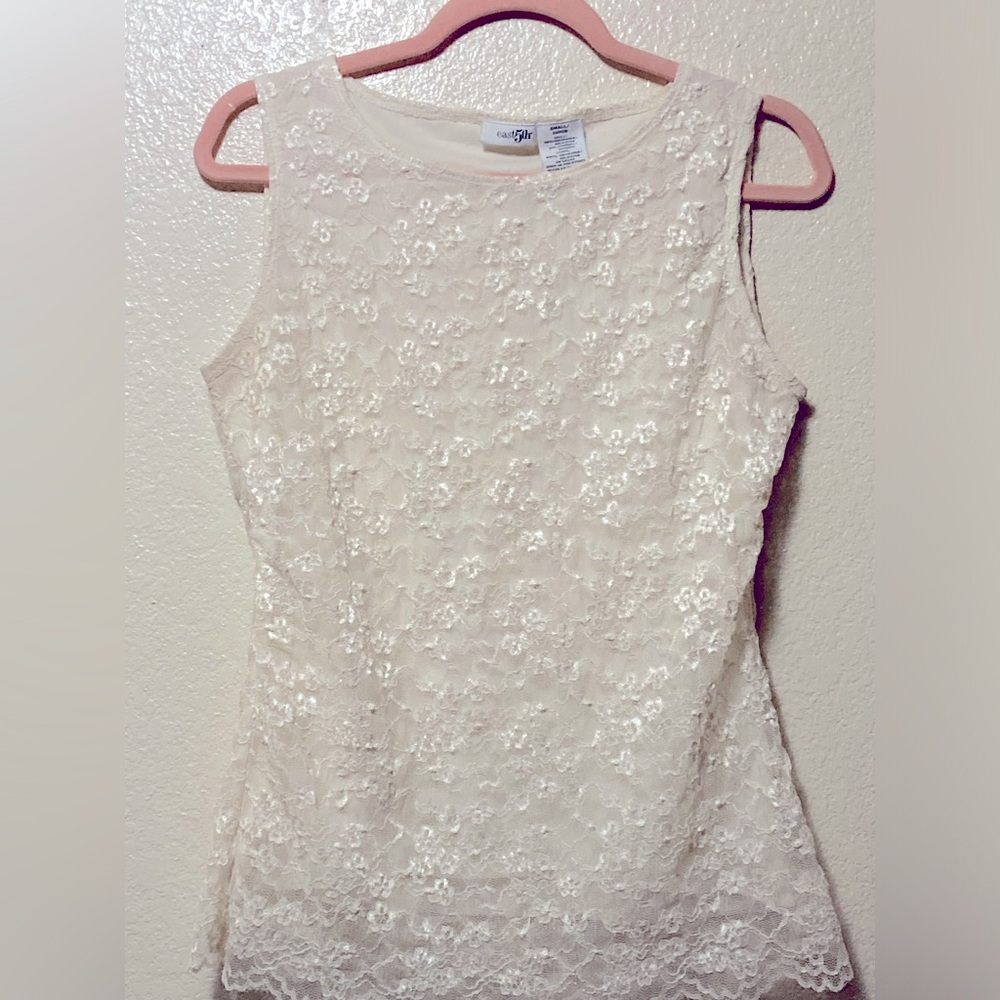 Elegant Lace Sleeveless Ivory Vintage Y2K Top - Picture 2 of 6